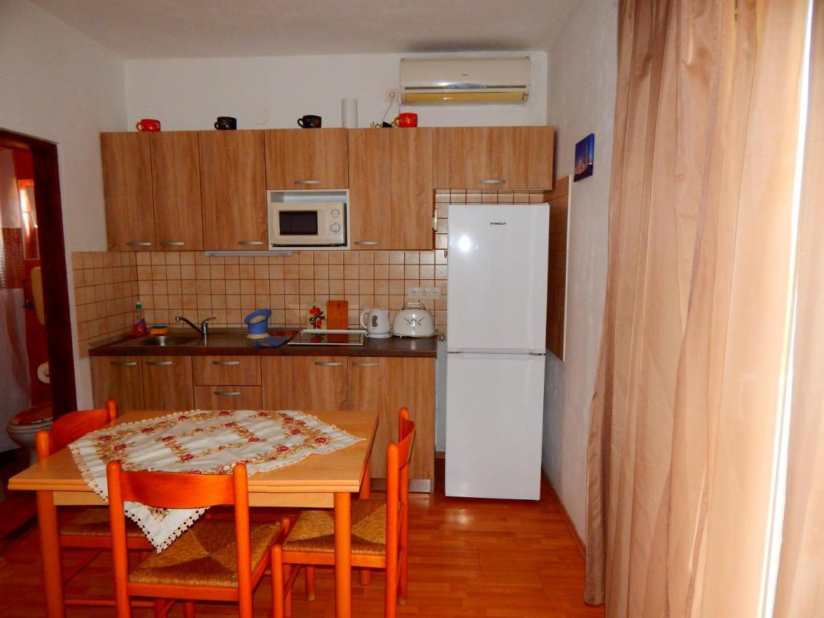 Adrienn Apartments Стари Град Экстерьер фото