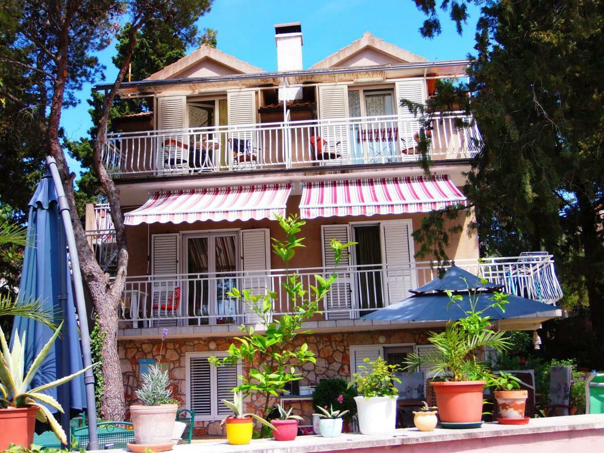 Adrienn Apartments Стари Град Экстерьер фото