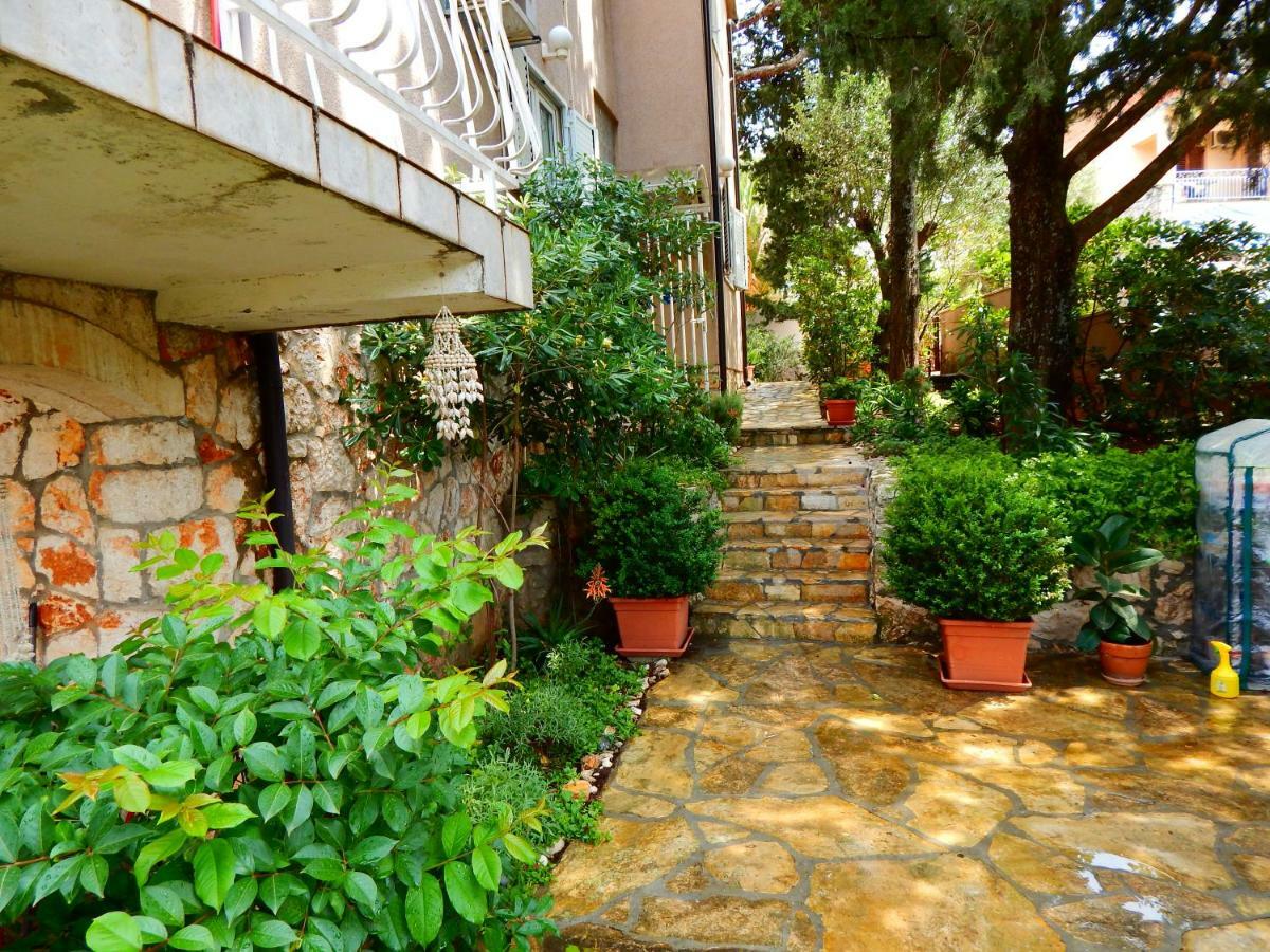 Adrienn Apartments Стари Град Экстерьер фото